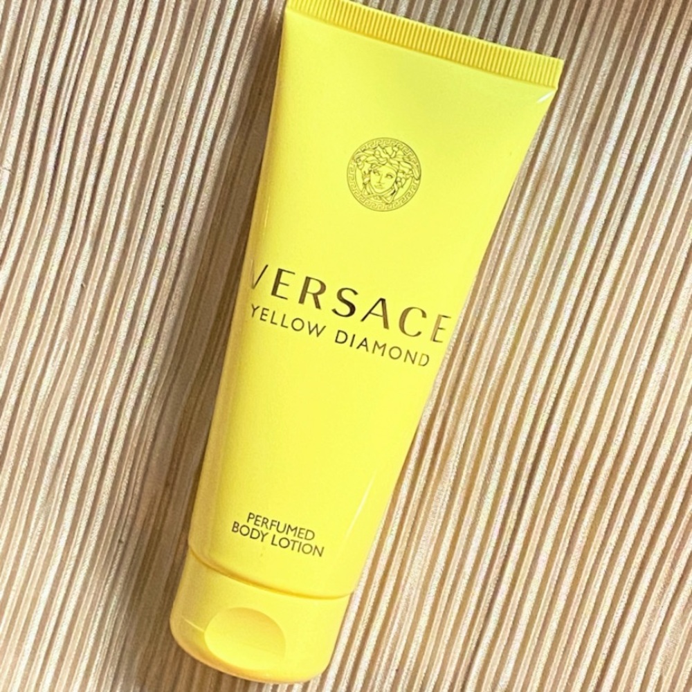 Versace Yellow Diamond Perfumed Body Lotion - 3.4oz